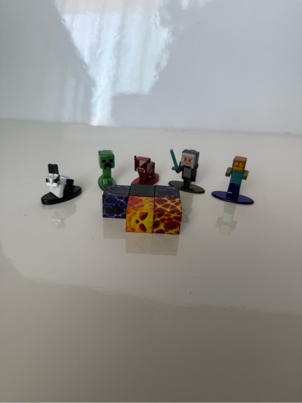 MINECRAFT Mini-Figures DieCast Metal LOT of 5 Figures And 5 Magnetic Blocks